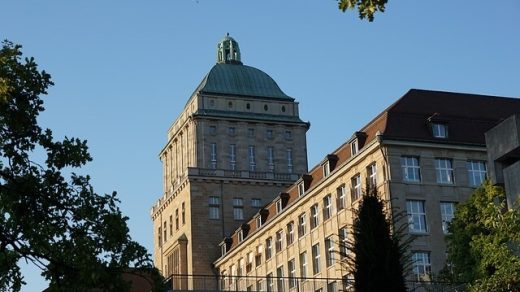 Budynek uniwersytetu